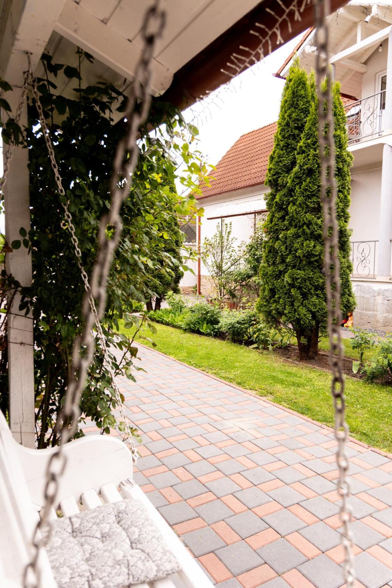 Green Garden Avrig Ngoại thất bức ảnh