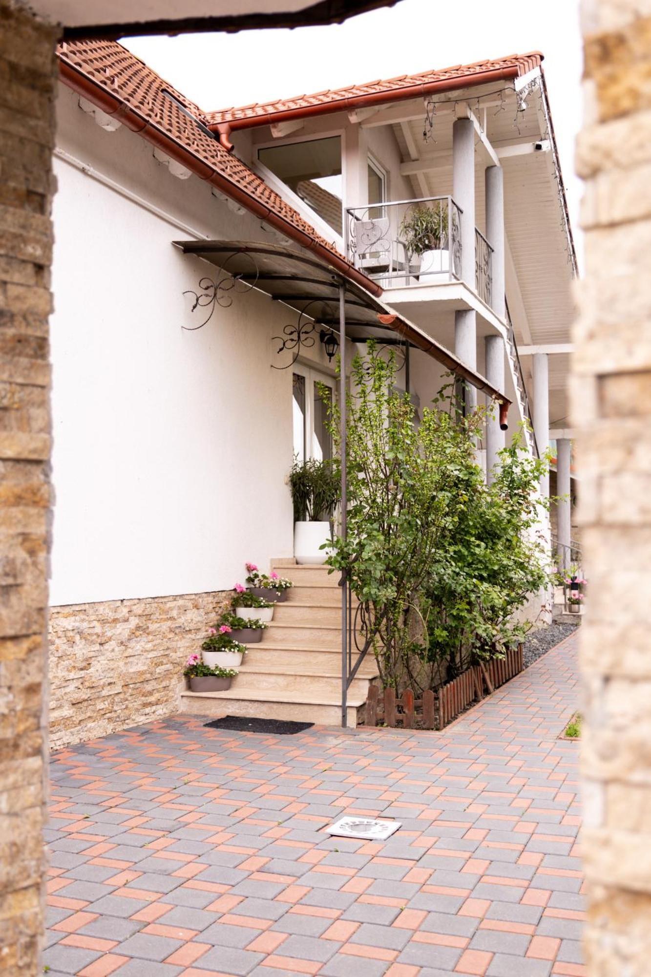 Green Garden Avrig Ngoại thất bức ảnh